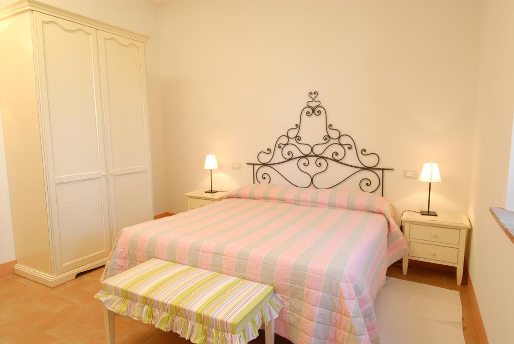 Agriturismo Tenuta Conti Faina Fratta Todina Quarto foto