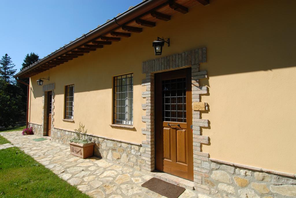 Agriturismo Tenuta Conti Faina Fratta Todina Quarto foto